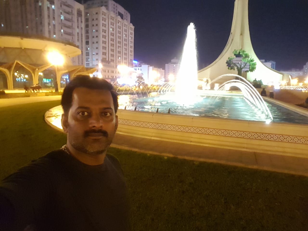 Night by the fountain