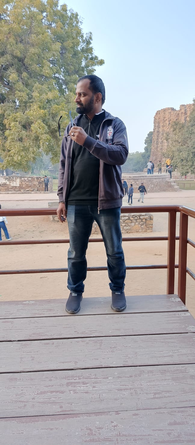 Exploring Qutub Minar